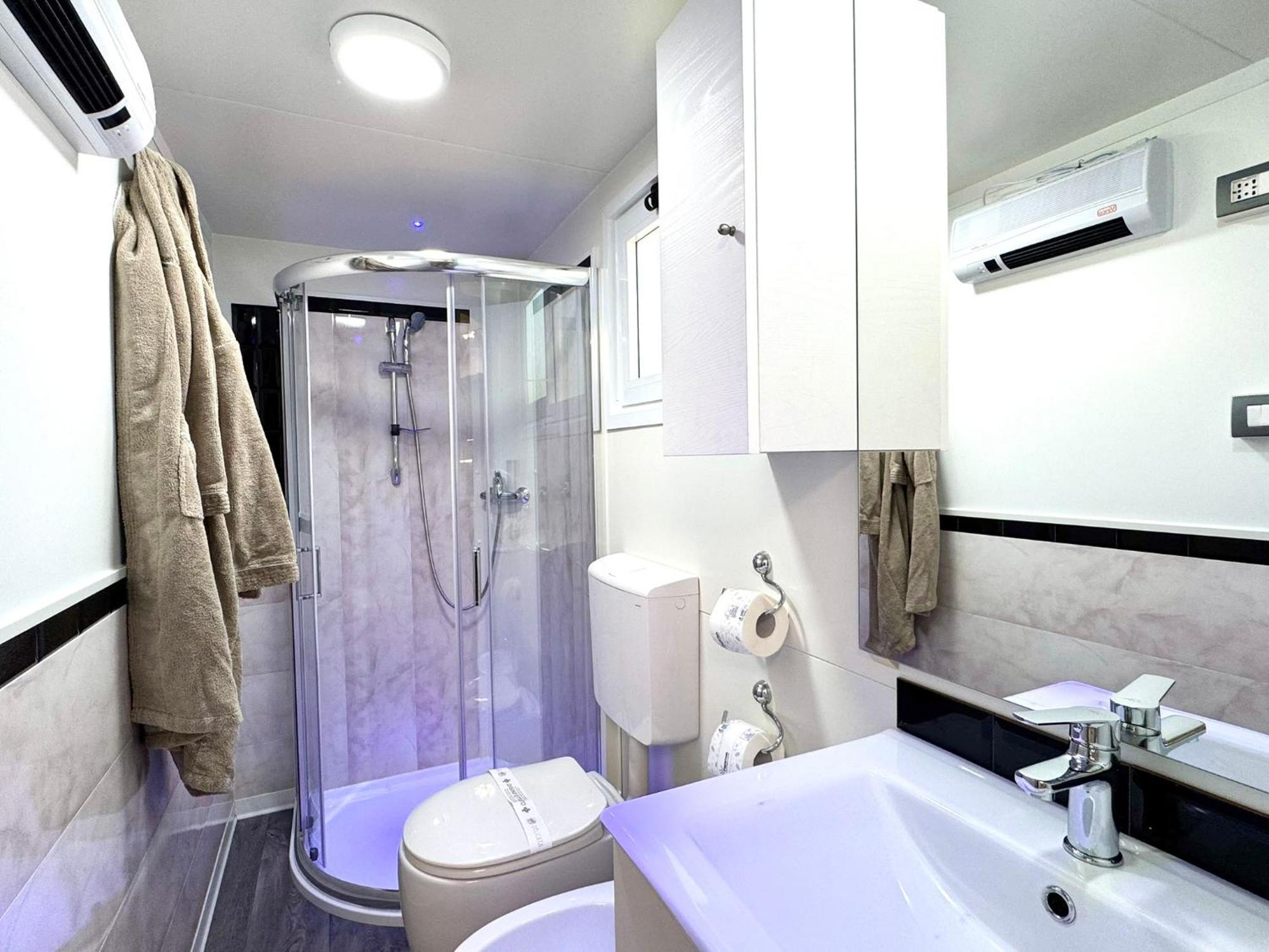 Luxury Caravan At Union Lido カヴァッリーノ・トレポルティ エクステリア 写真