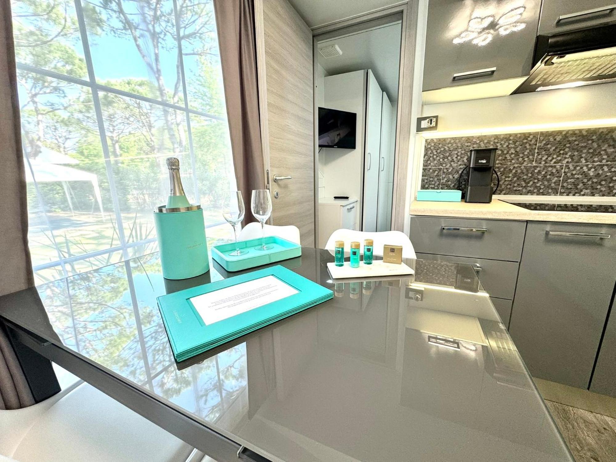 Luxury Caravan At Union Lido カヴァッリーノ・トレポルティ エクステリア 写真