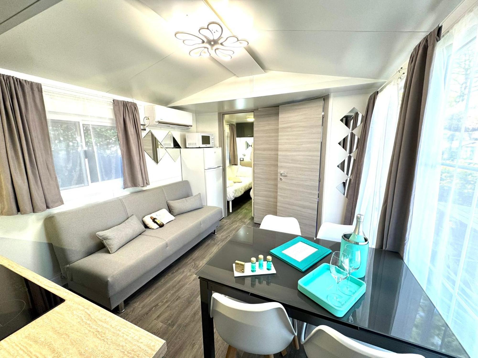 Luxury Caravan At Union Lido カヴァッリーノ・トレポルティ エクステリア 写真