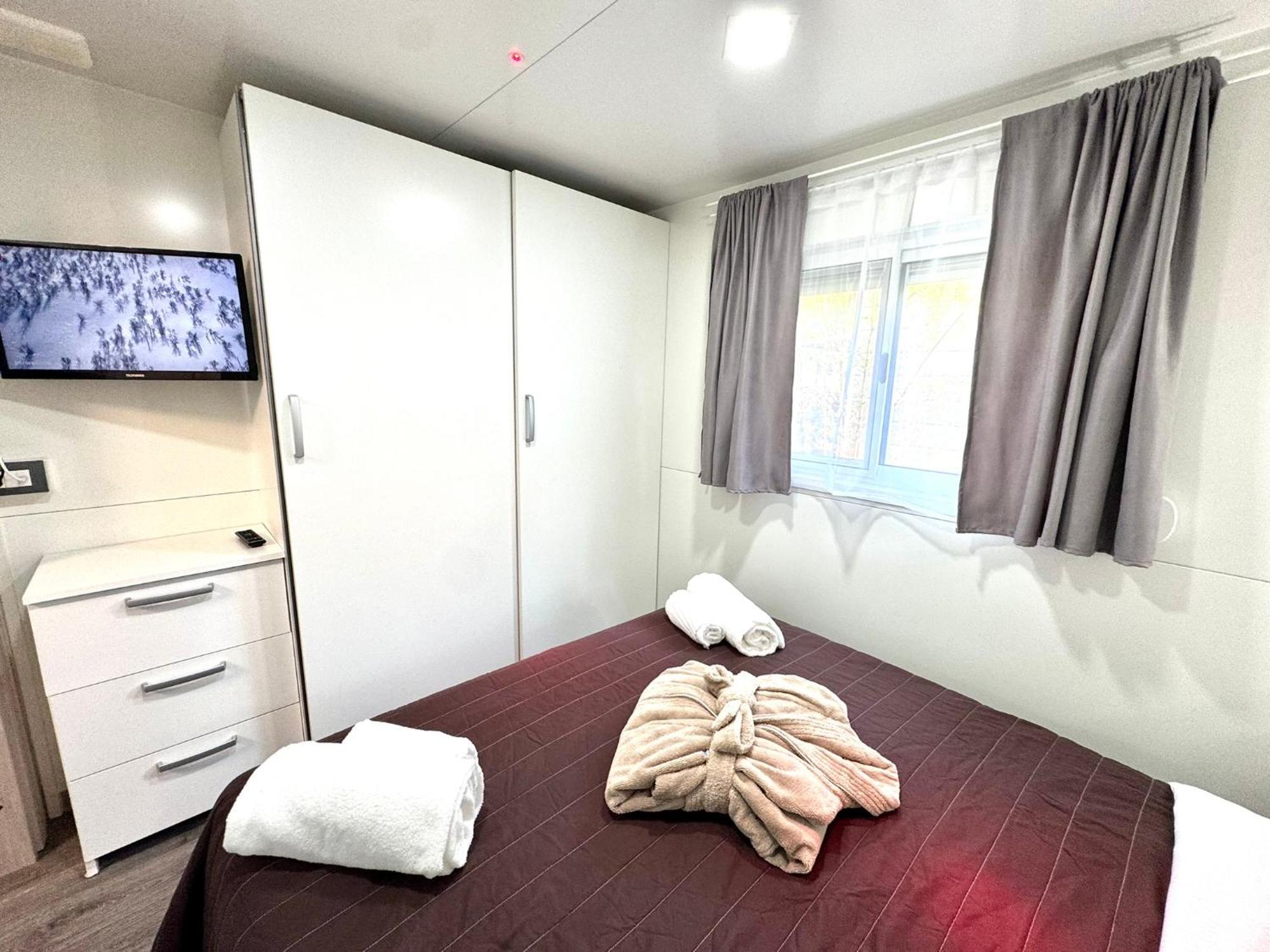 Luxury Caravan At Union Lido カヴァッリーノ・トレポルティ エクステリア 写真