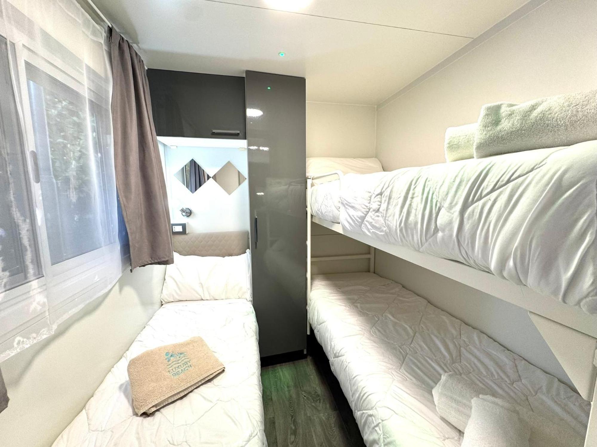 Luxury Caravan At Union Lido カヴァッリーノ・トレポルティ エクステリア 写真